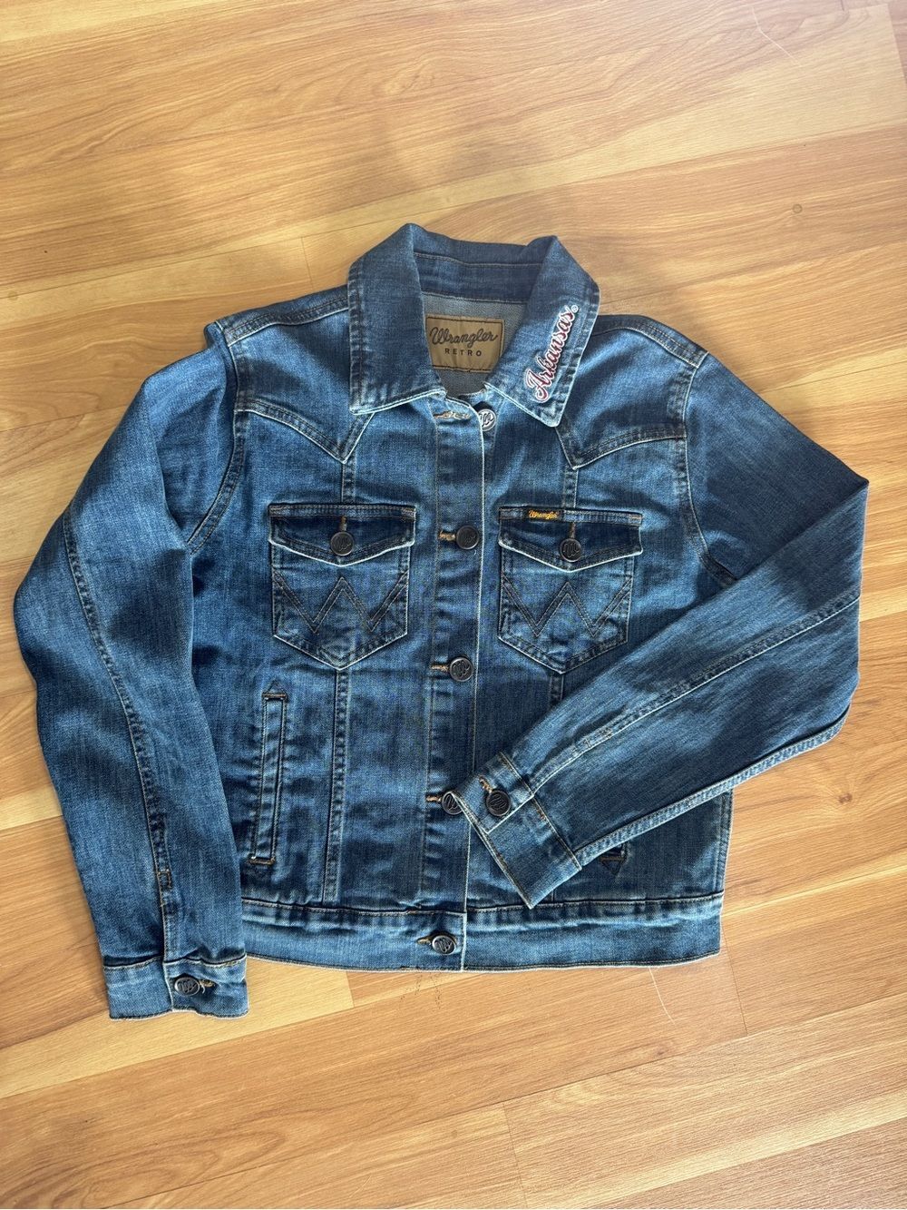 Wrangler Retro College Collection U of Arkansas Razorbacks Denim Jacket Sz S